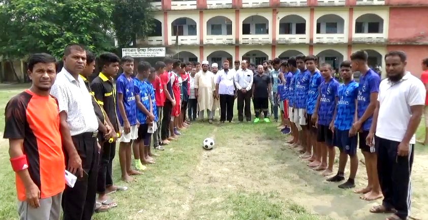 কচুয়ায় ৫০তম গ্রীষ্মকালীন জাতীয় ক্রীড়া প্রতিযোগিতা ফুটবল উদ্বোধন